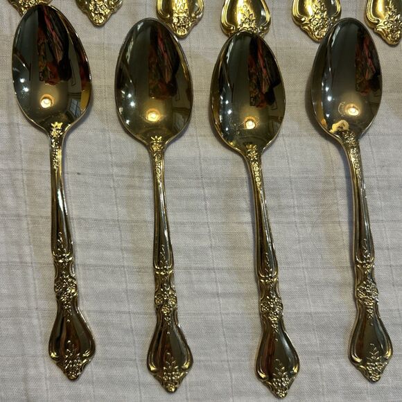 Rogers Stainless Korea 24 Carat Gold Plate Silverware 36 Pieces Stanley Roberts - Picture 3 of 7